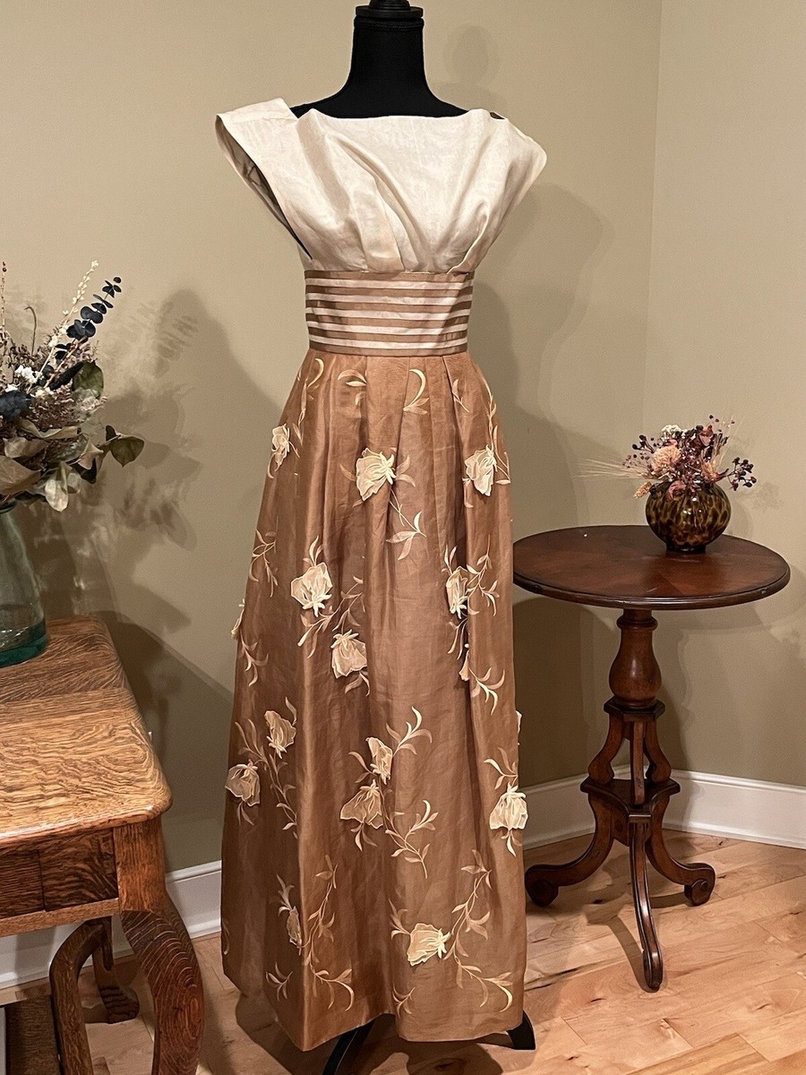 chinese dress ladies Echo Maxi Dress | 1950s Grandmother's Fan Quilt Top main image 0