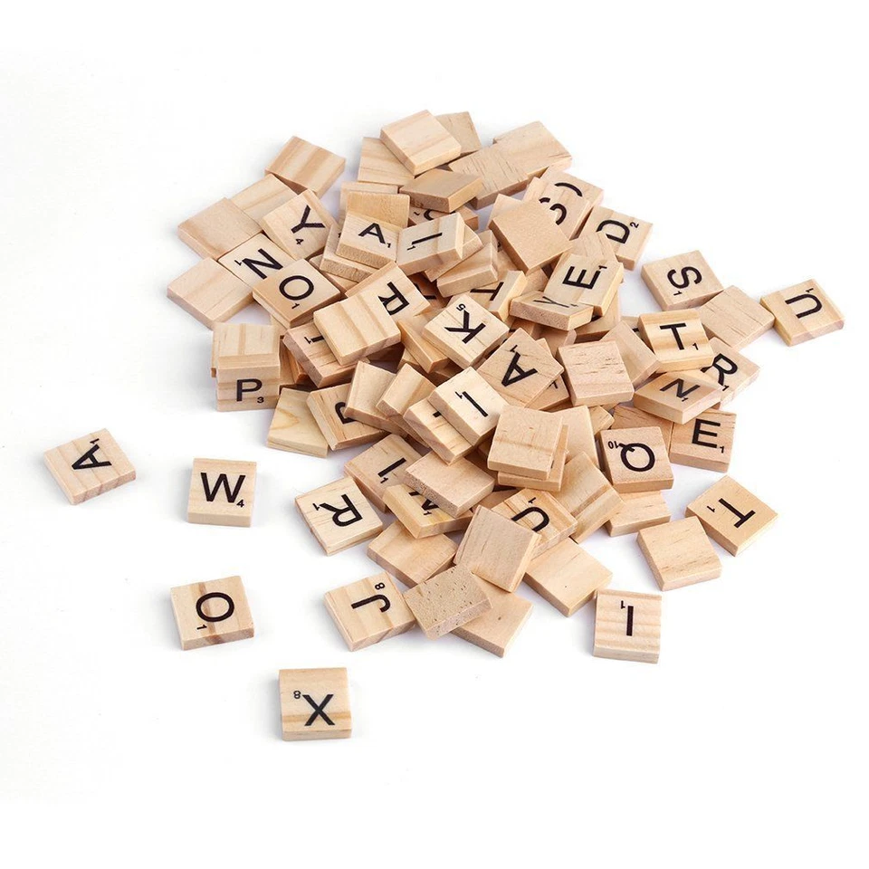 100x SCRABBLE ERSATZTEILE Holz Buchstaben und Zahlen Spielzubehör Brettspiel NEU - Bild 2 von 3
