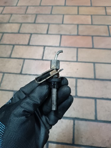 Mercedes-Benz W124 C124 M102 M103 W126 Einspritzdüse Bosch 0437502010