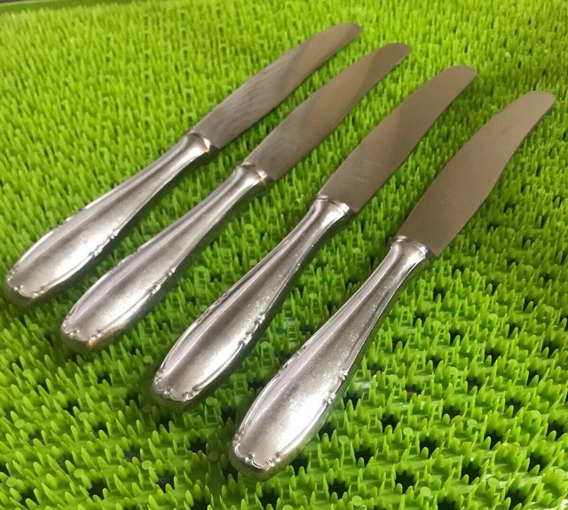4 JUSTINUS Solingen Stainless Flatware Serrated Dinner Knives 8 7/8