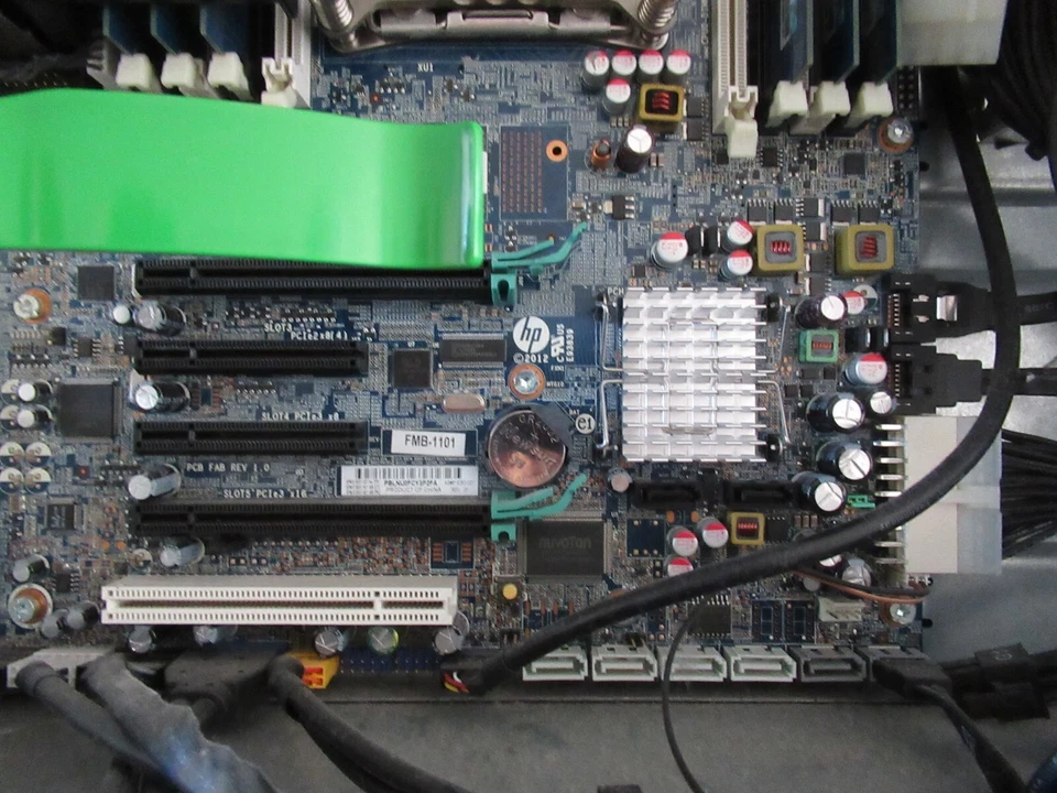 HP Server Z420 Barebone - Möglich bis 28TB Festplatten und 128 GB RAM - Leise - Bild 3 von 4