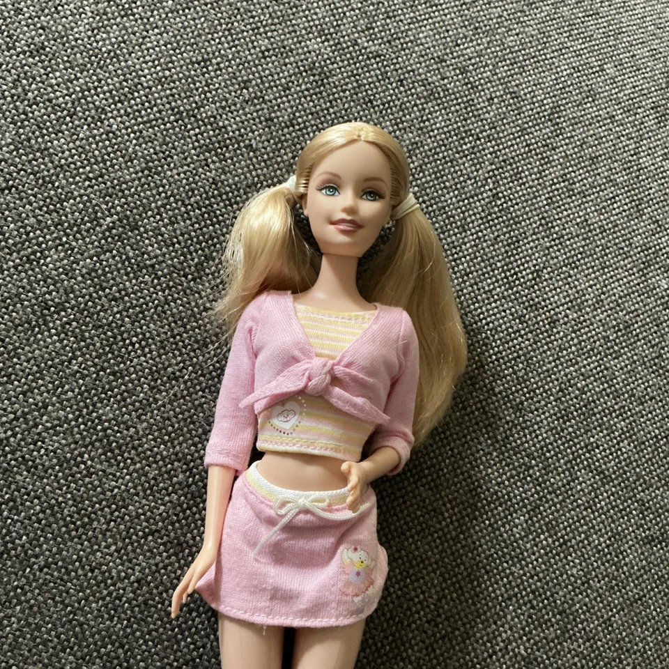 Boneca de pelúcia fofa Barbie - Build a Bear Workshop - Imagem 2 de 4