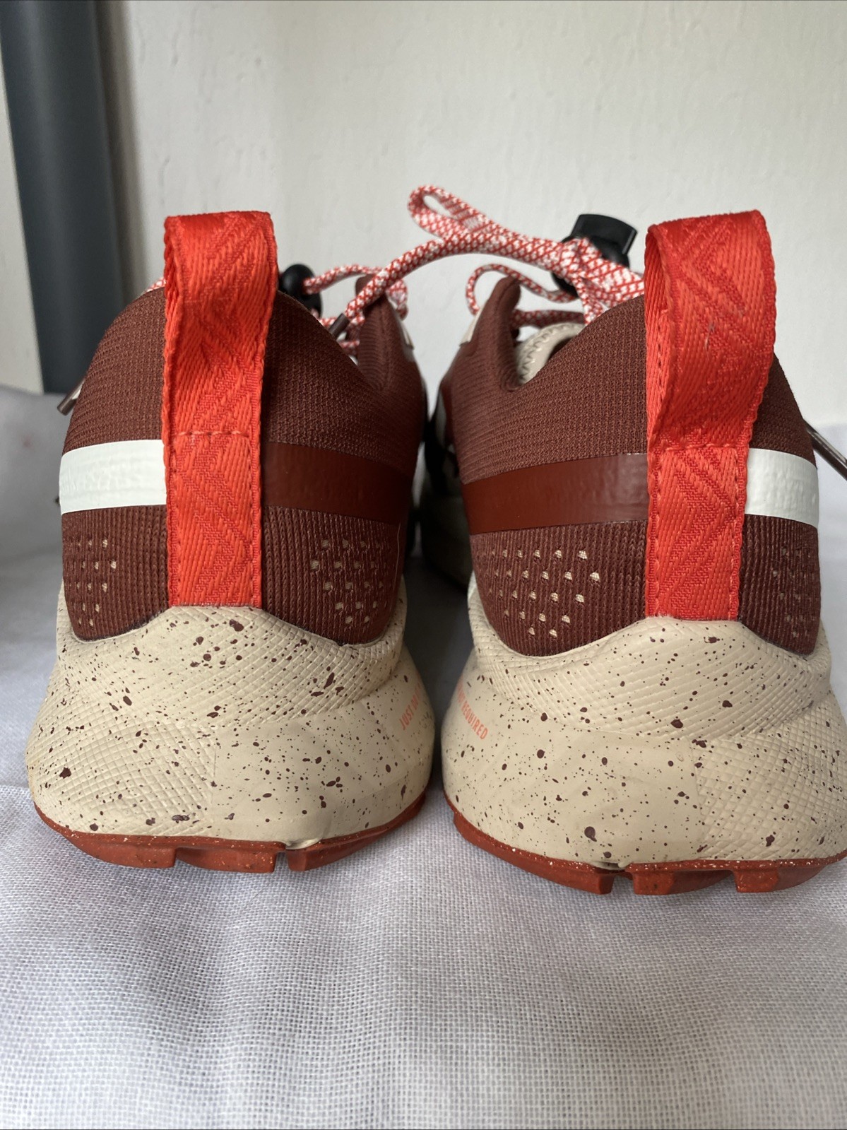 PONY Nike React Pegasus Trail 4 Scarpe da Corsa Picante Rosso (DJ6158 200) Taglia 8