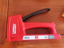  GRAFFETTATRICE /PISTOLA SPARA PUNTI /GRAFFATRICE , Rapid R53E.  Colore. Rosso