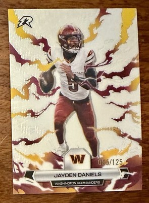 2025 Topps Resurgence Football White Surge /125 Jayden Daniels Commanders