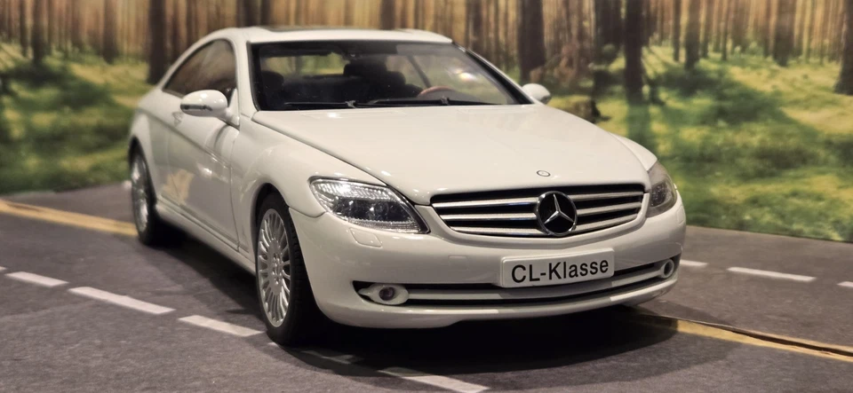1:18 Autoart Mercedes-Benz CL-Klasse White Diecast Model **READ** - Image 2 of 4