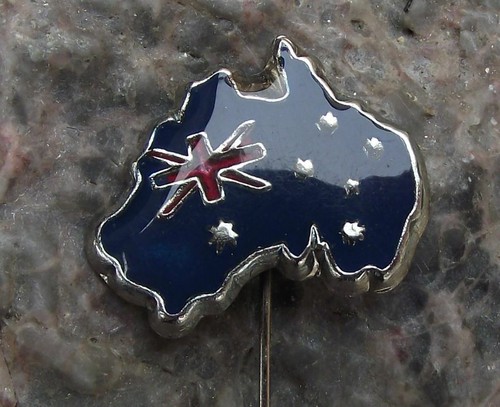 Flag of Australia Blue Ensign Commonwealth Star Continent Map Shape Pin Badge