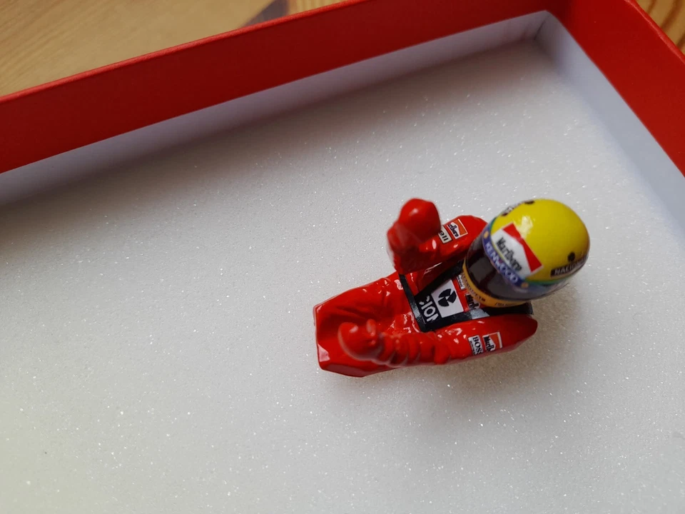 Ayrton Senna Mclaren Mp4/8 1993 F1 Driver figure 1:18 For Minichamps scale BNIB - Image 4 of 4