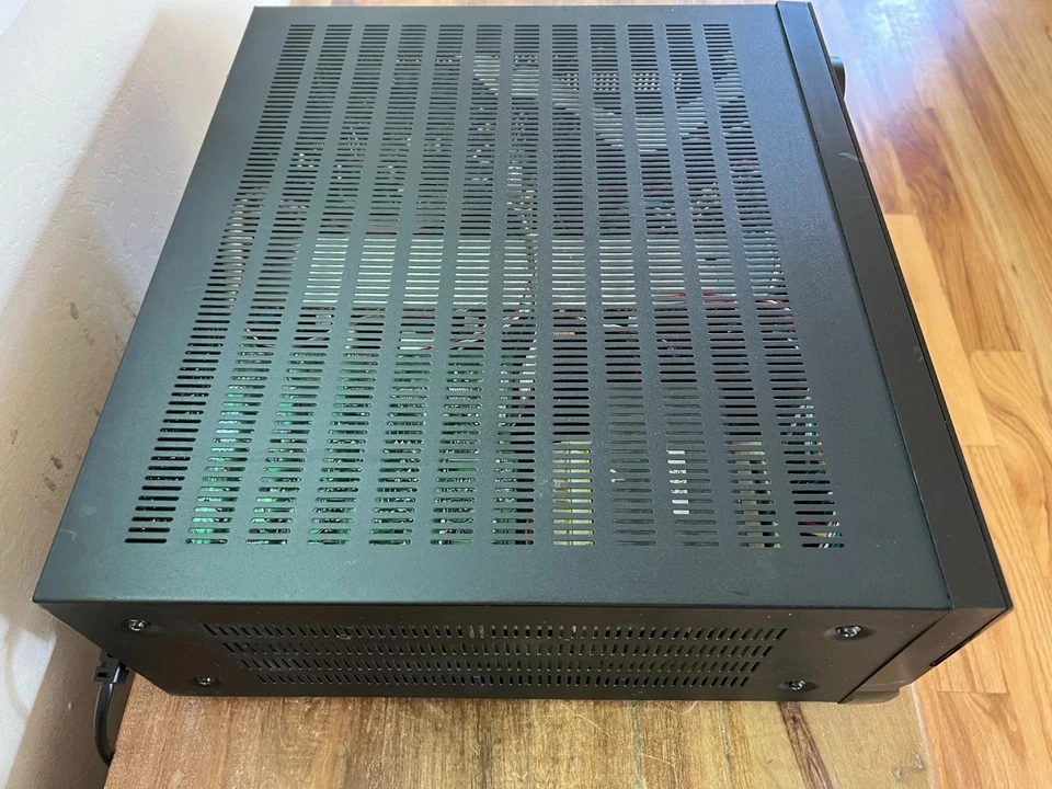 Harman Kardon AVR-325 Theatre 7.1 Channel Was $899.00 New. Bundle W/ New Remote - Image 4 of 4