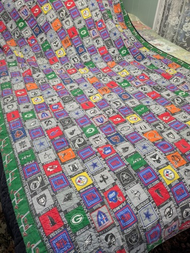 Vintage Handarbeit 57 x 78 Jungen Fußball Team Baumwolle Quilt signiert vom Hersteller - Bild 1 von 5