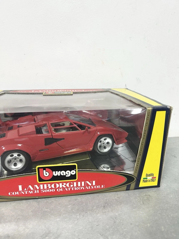 Mini coche modelo Lamborghini Countach 5000 Quattrovalvole Burago escala 1/18 en caja Foto 3 de 4