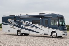 2015 Winnebago Adventurer 38Q