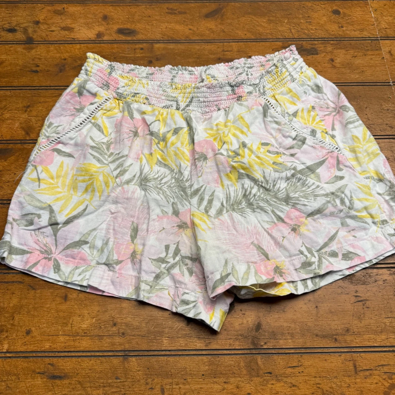 Briggs Women's Floral Linen Blend Smocked Waist Shorts Size L