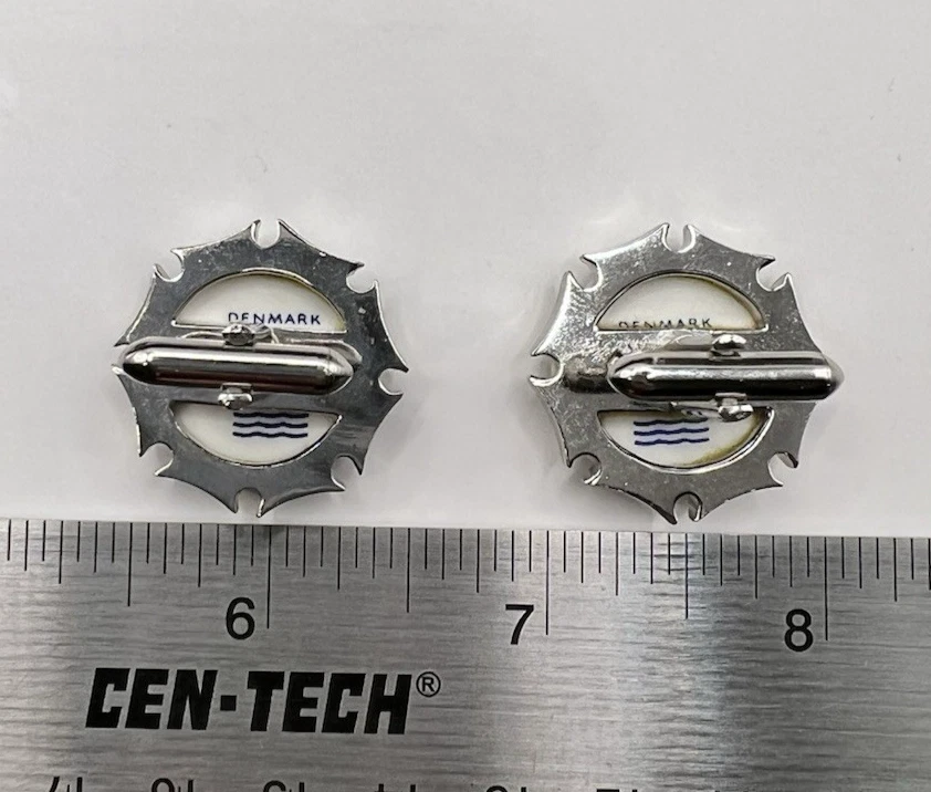 Gemelos de porcelana Royal Copenhagen Blue Rampart Lion sobre blanco vintage Foto 4 de 4