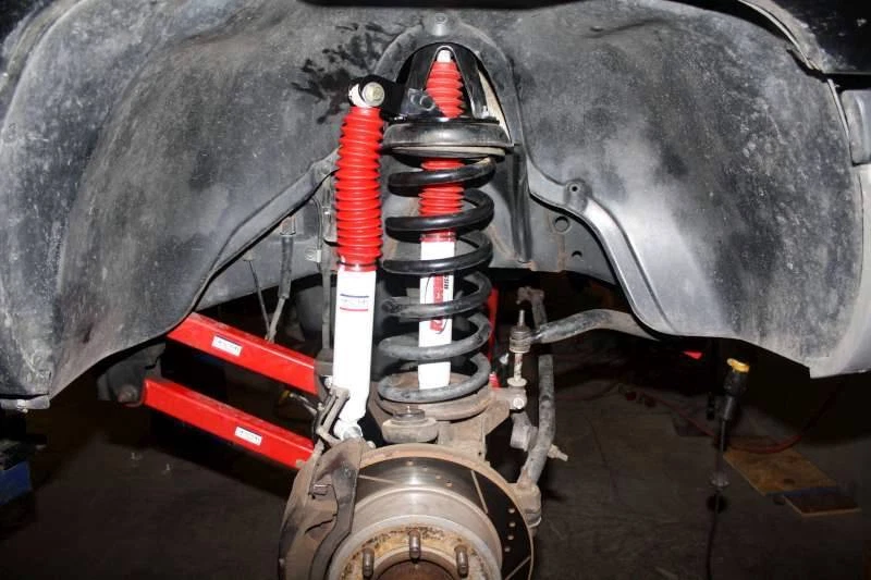 Dual Front Shock Kit | 2003-2013 Dodge Ram 2500 & 3500 4x4 at Stock Ride Height Foto 2 de 3