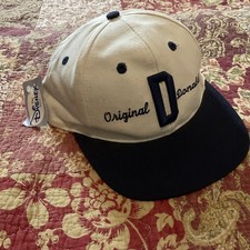 NEW WITH TAG Vintage Disney Store Original D Donald Duck Snapback Hat Cap Stitch