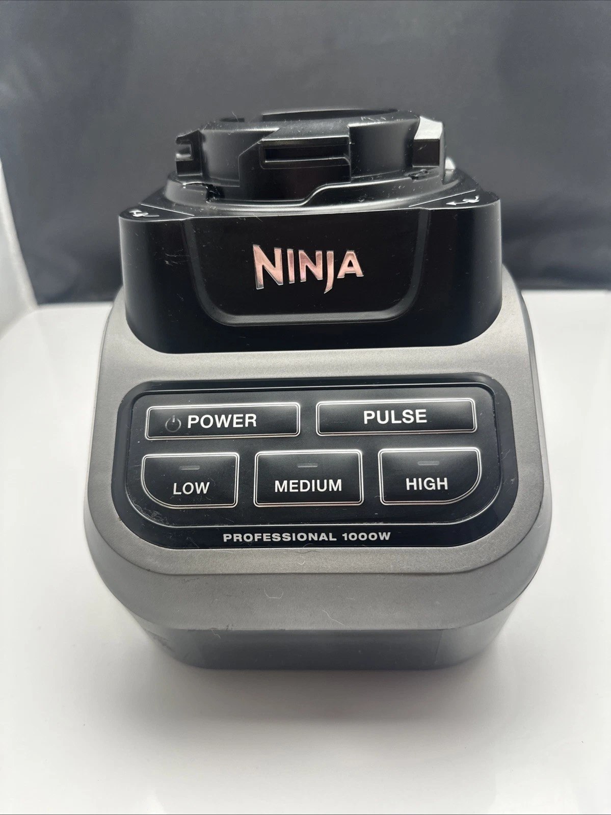 Ninja BL610 Professional 1000W Food Processor Blender 3 Speed Base Corded 120V