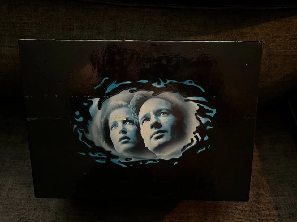 The X-Files Complete Collector's Edition DVD Box Set 2007 20th Century Fox - Image 3 of 3