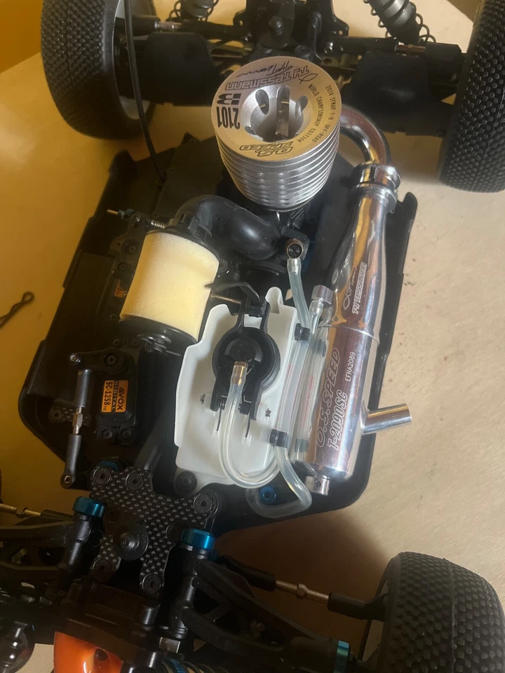 BUGGY 1/8 TEAM ASSOCIATED RC8B3,KYOSHO INFERNO MP9 RTR PIÙ MOTORI E RADIOCOMANDO - Immagine 3 di 4