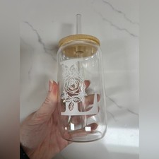 L monogrammed glass tumbler white floral initial design bamboo lid glass straw