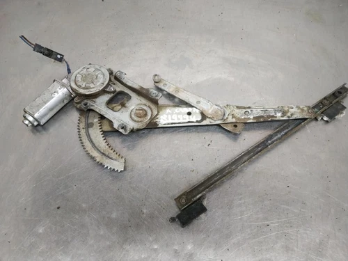 807310T011 Alzacristalli Anteriore Sinistro. per NISSAN CABSTAR E * 2005 439812 - Foto 1 di 5