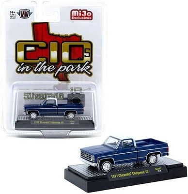 M2 Machines 1:64 1977 Chevrolet Cheyenne 10 Blue C10s In The Park