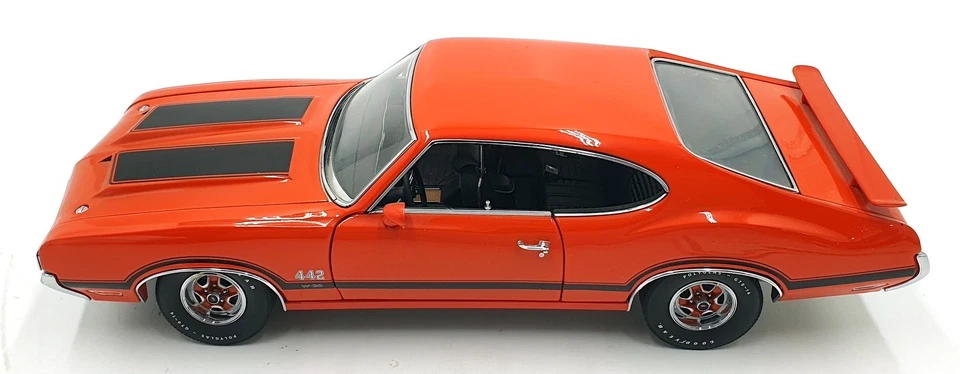 Exact Detail 1/18 Scale WCC306B - 1970 Oldsmobile 4-4-2 W-30 - Rallye Red - Image 3 of 4