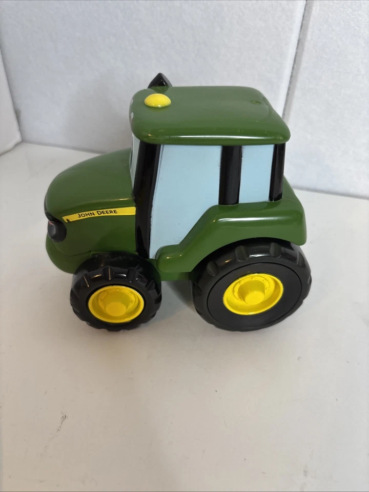 John Deer Remote Controlled RC Tractor with Remote Working Very Good Condition - Image 2 of 4