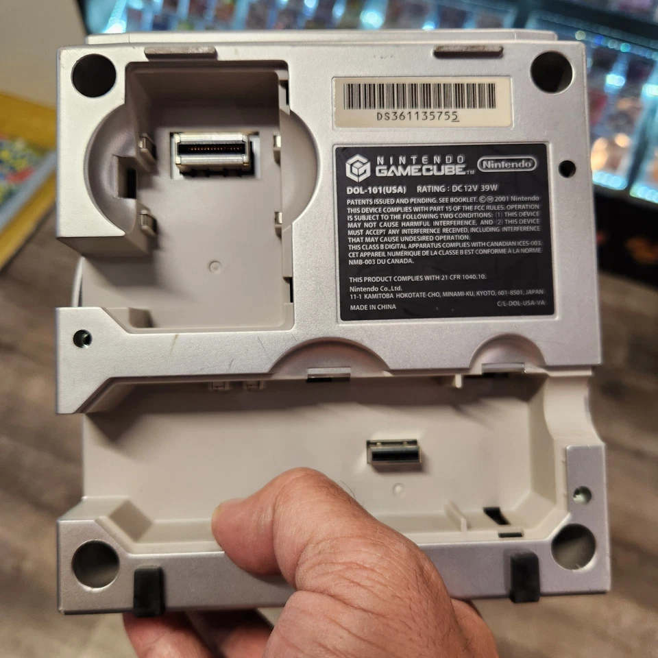 Nintendo Gamecube Console AV OUT ONLY - For Parts Or Repair DOL-101 USA - Image 3 of 4