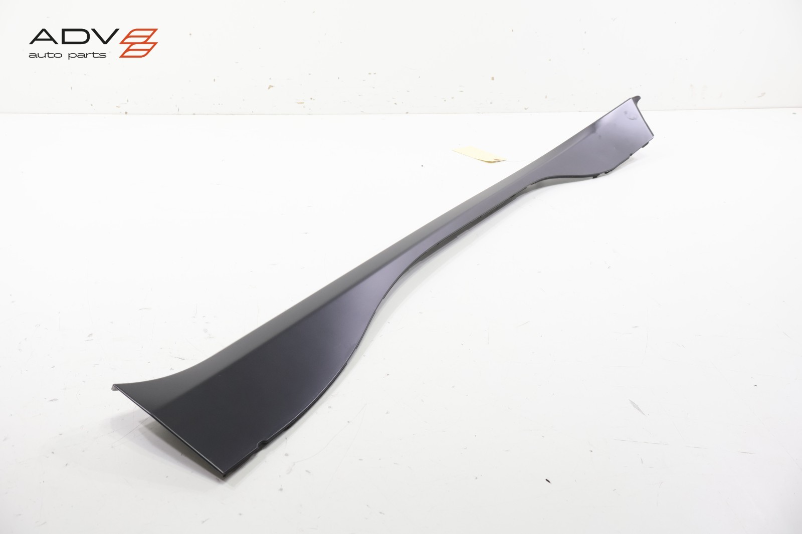 2014 - 2020 BMW i8 I12 COUPE RIGHT SIDE DOOR SILL SCUFF PLATE MOLDING COVER OEM