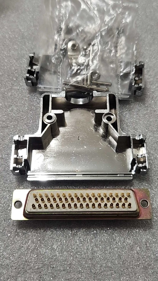 2 Pcs) Cinch D-Sub Connector DD-50P  50 Pins Gold Plated 3 Row  Shell Screw Lock - Image 3 of 4