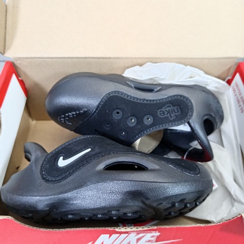 Nike Aqua Swoosh Sandalias Negras Infantes Talla UK 4.5 - 5 C con caja dañada - Imagen 7 de 11