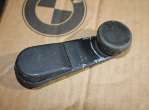 GENUINE BMW E30 CRANK HANDLE WITH COVER MANUAL WINDOW LIFTER BLACK SCHWARZ OEM - Picture 2 of 6
