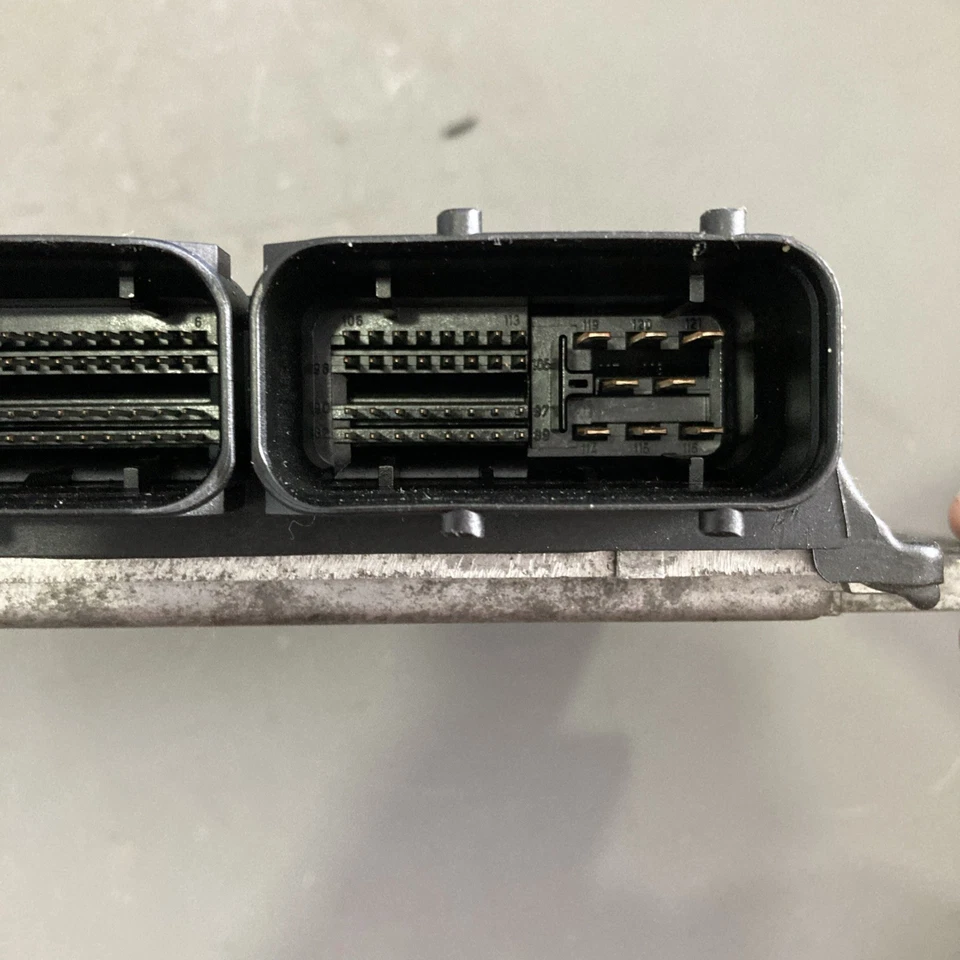 Nissan Pathfinder 2006-2007 ECU/ECM MEC80-460 B1 - Imagem 4 de 4