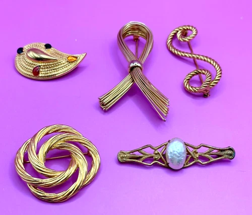 Lot of 5 Gold Tone Brooches 1 Signed Miriam Haskell 1 Monet Vintage