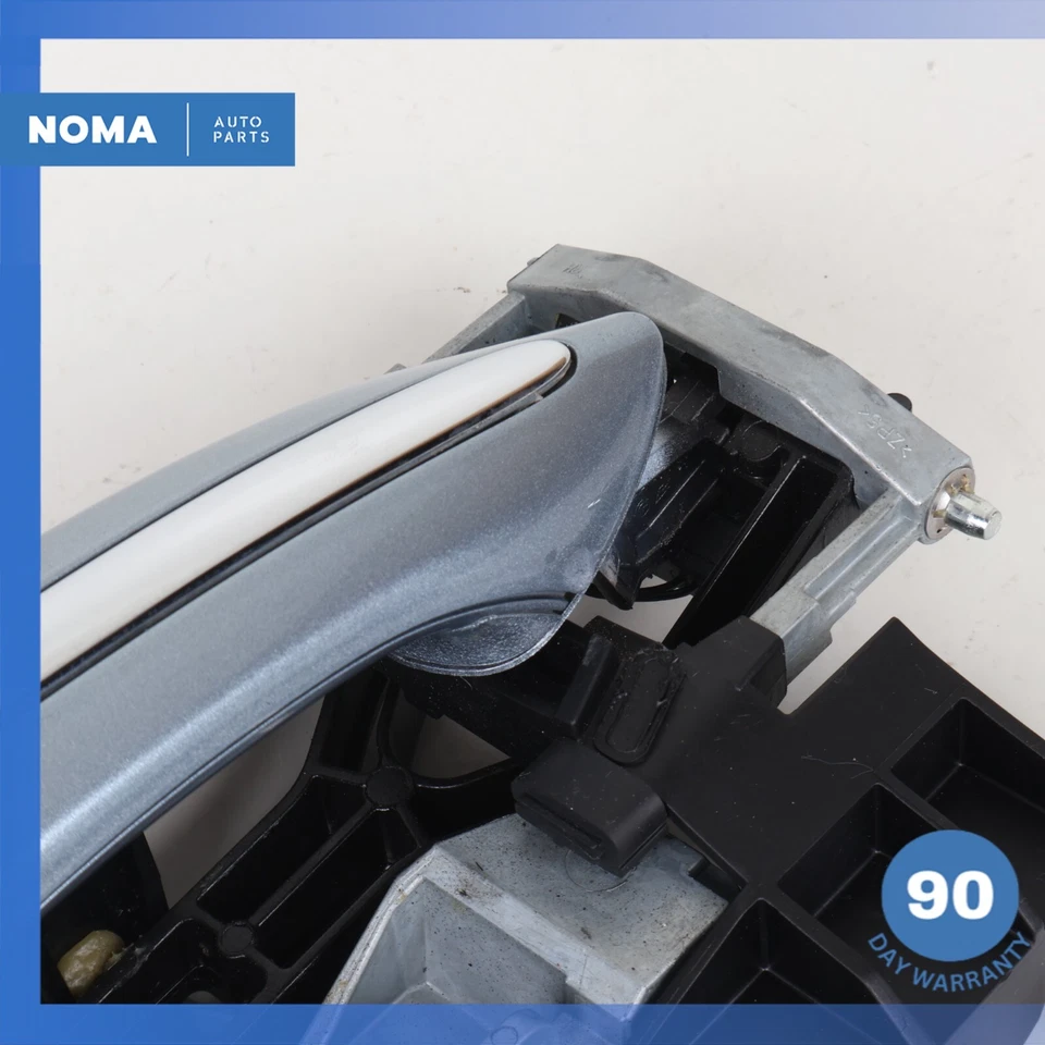 11-16 BMW F10 ActiveHybrid 5 Front Right Exterior Door Handle w/ Keyless Go OEM - Image 2 of 4