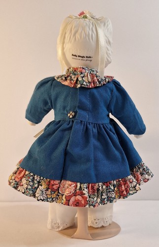 Goebel Dolly Dingle Cat Dahlia Dumpling White w Blue Eyes Blue Dress 9" - Picture 5 of 9