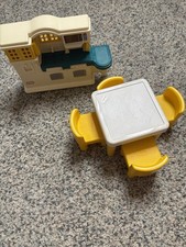 Vintage Little Tikes Dollhouse Country Kitchen 5541  Yellow Chairs W/ Table