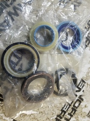 4900213.501 Seal Kit Universal Green/txhyd - Manitex UPTIME