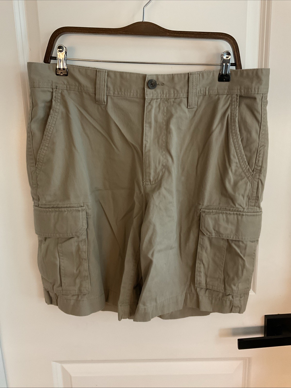 Amazon Essentials - Flat Front Cargo Shorts - Tan… - image 2