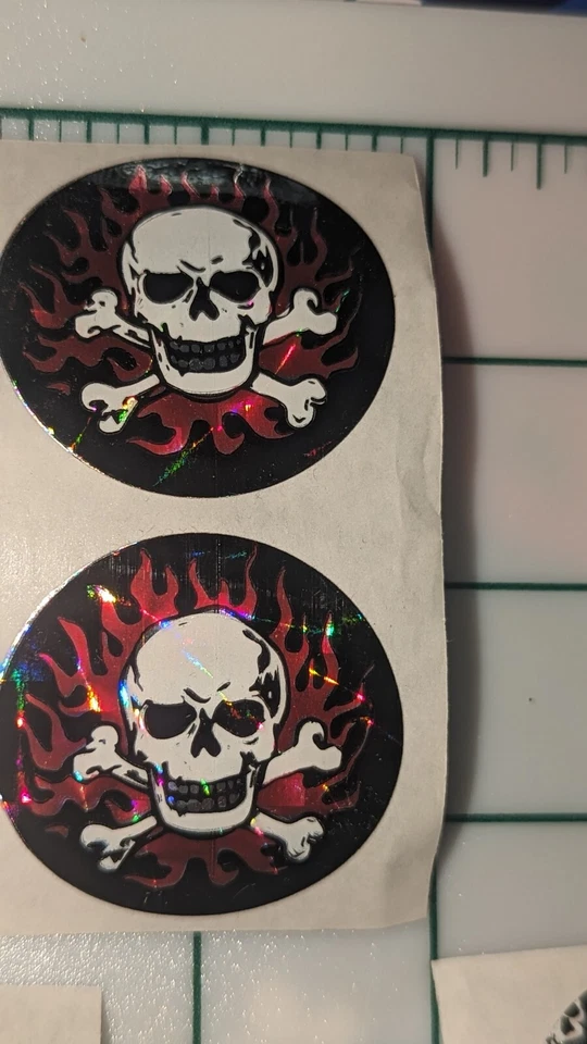 Vintage STICKERS PRISM FOIL SKULLS CROSS BONES POISON POGS Slammers Lot Of 10 - Imagem 4 de 4