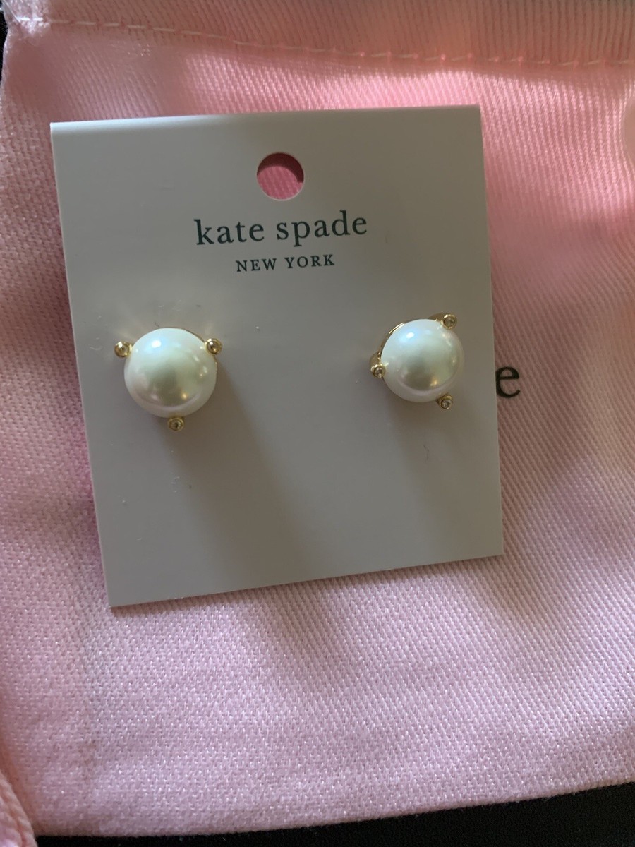 Kate Spade クリームとゴールドのパールスタッドイヤリング Amazon.com: Kate Spade New York Rise and Shine Pearl Studs