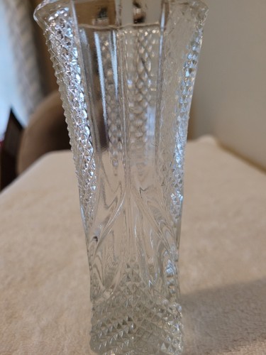 Vintage Crystal bud vase - Picture 2 of 6