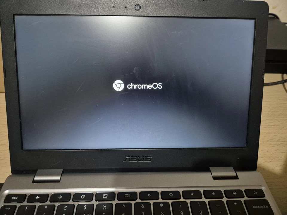Asus Chromebook C223n - Celeron N3350 @ 2.40ghz - 2GB RAM - 16GB SSD - Ch... - Image 3 of 4