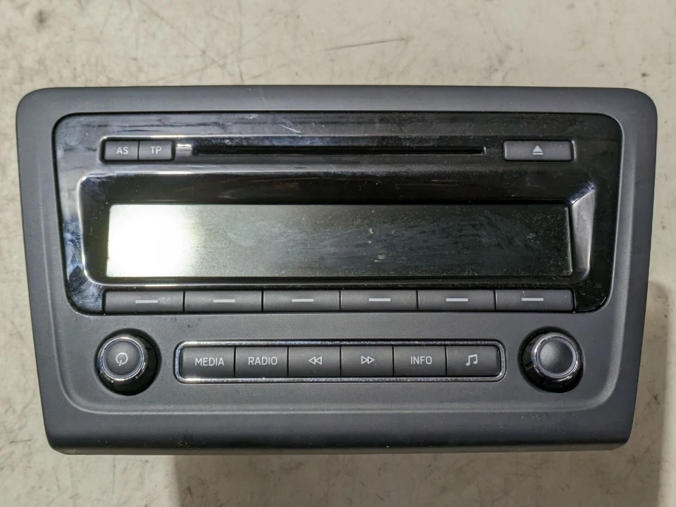 Radio Skoda 5J0035161E NH Rapid Spaceback 1.2 TSI - Bild 2 von 4