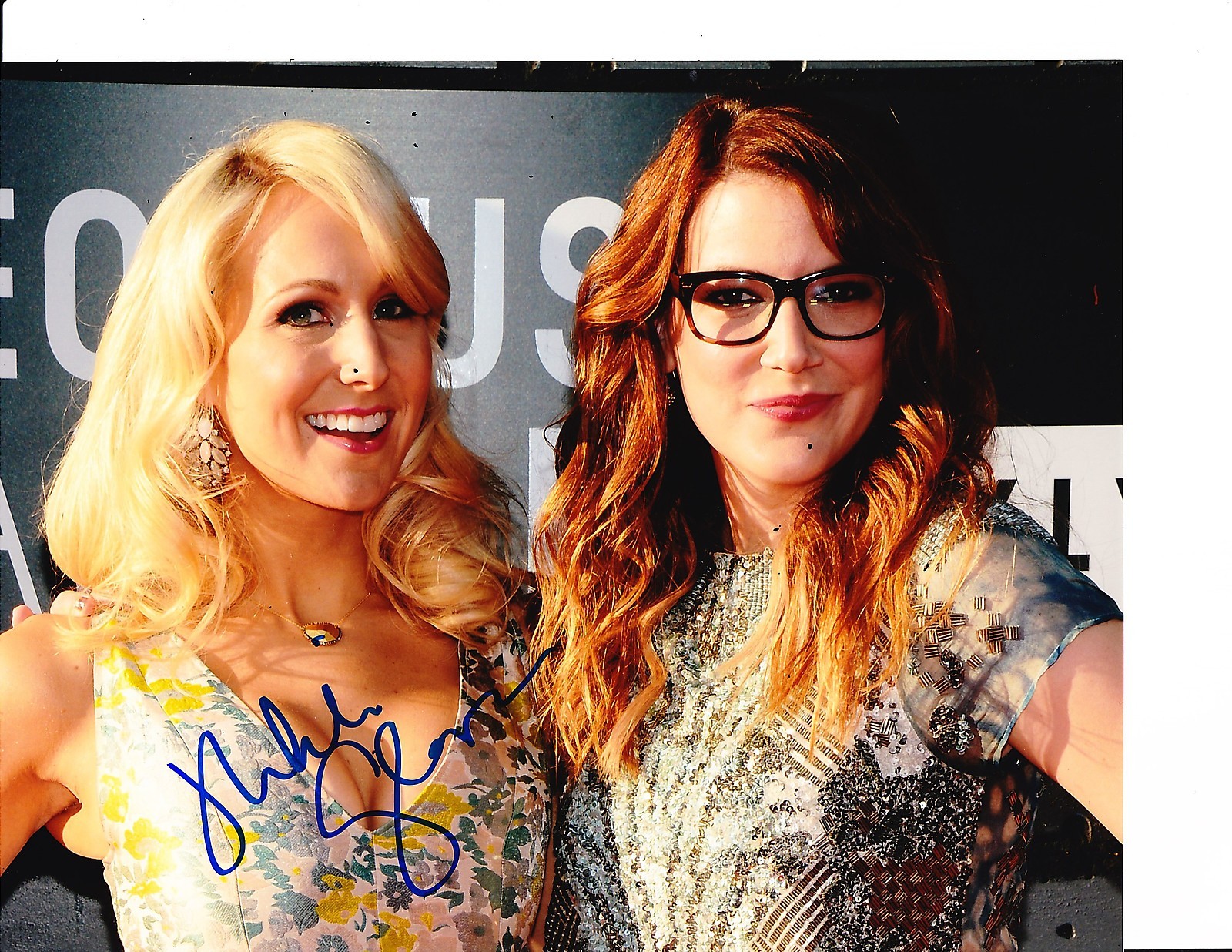 NIKKI GLASER SIGNED SUPER SEXY CLOSE UP 8X10 | eBay