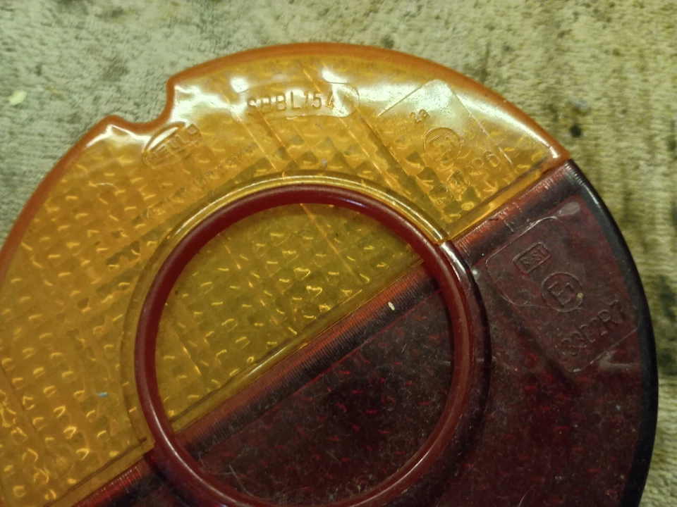 Piloto trasero cristal Hella SBBL154 Opel Manta A Opel GT año 1971 - 1975 Foto 2 de 4