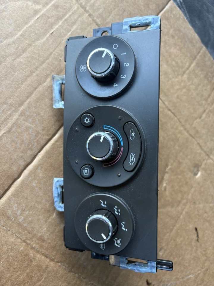 05-09 Pontiac G6 Módulo de Control de Climatización Panel HVAC AC Interruptor de Cabeza 28116116 - OEM Foto 2 de 3