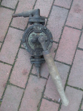 Alte Wasserpumpe Pumpe schwere Handpumpe mechanisch Notpumpe Vintage