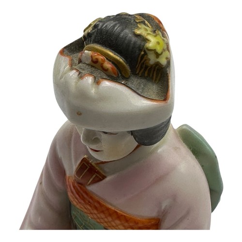 Vintage Asian Couple Sitting TOSHIKANE Salt Pepper Shakers ARITA Porcelain 2.5” - Picture 7 of 24
